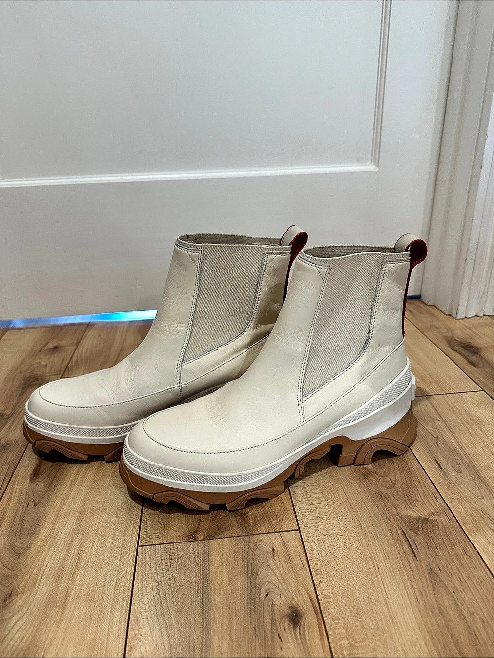 SOREL Explorer Strt Chelsea Boot Cream Chelsea Lug Sole Boots
